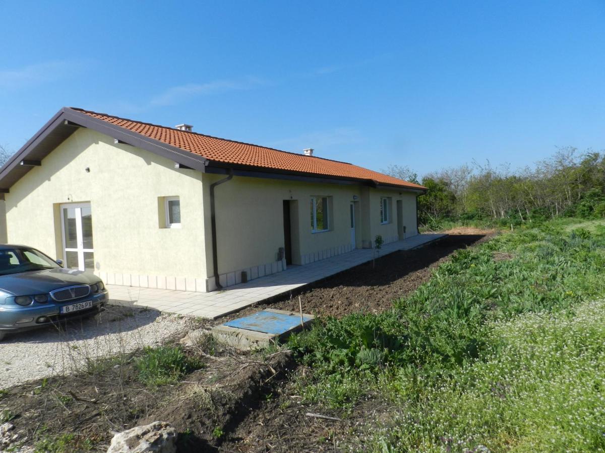 Villa Campo Ezerets Luaran gambar