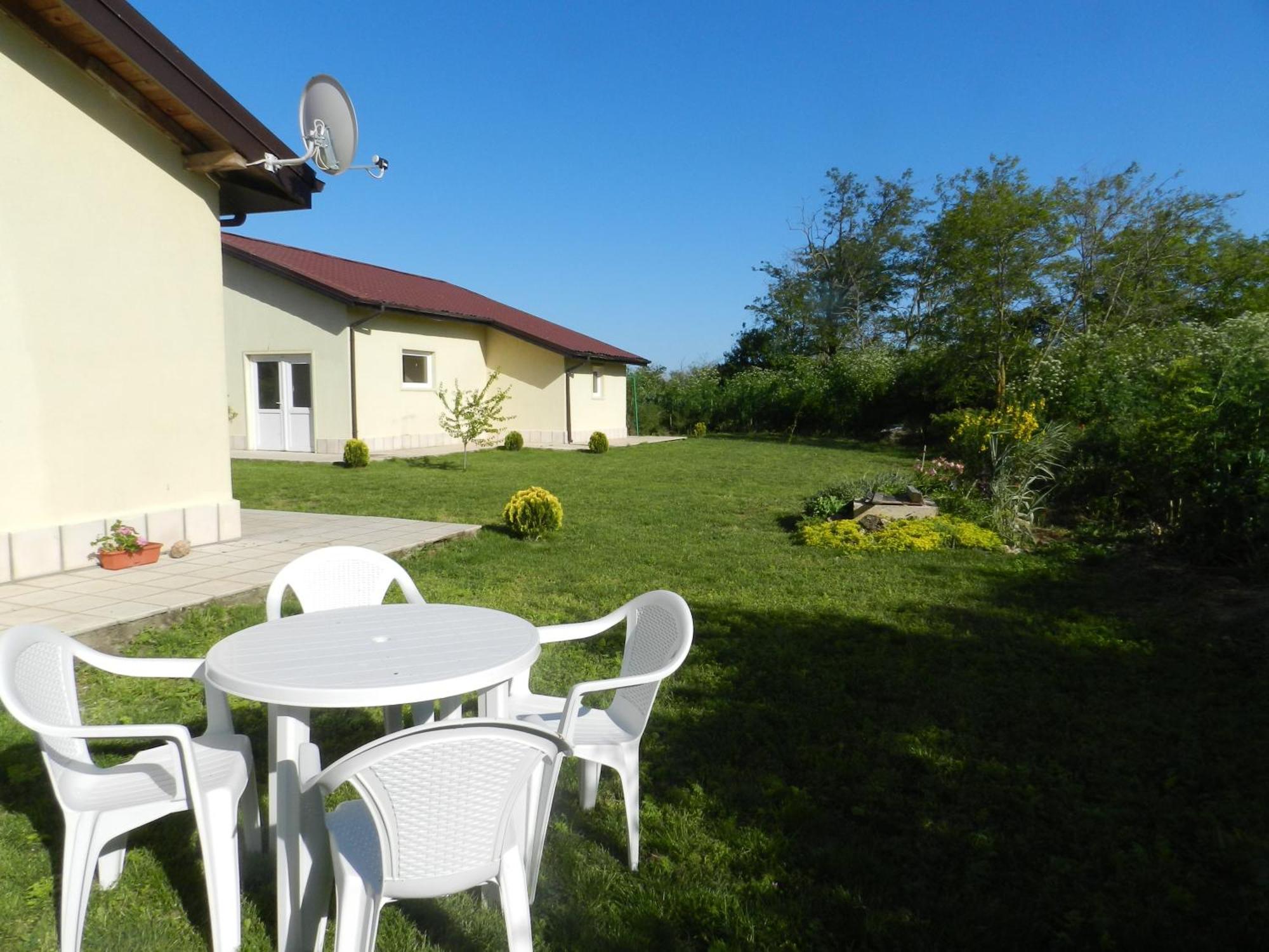 Villa Campo Ezerets Luaran gambar